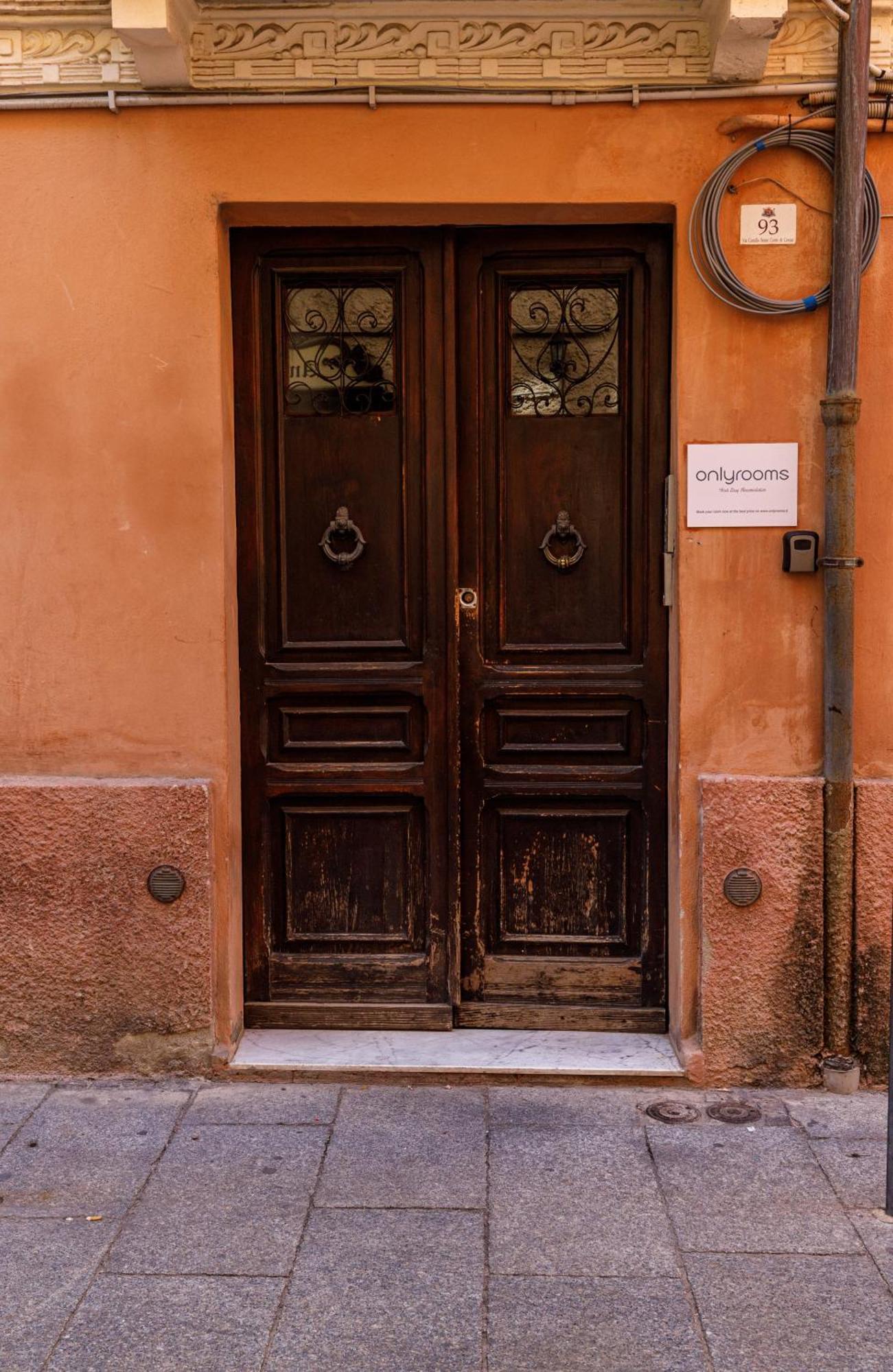 Onlyrooms II - Old Town & Typical Food Cagliari Ngoại thất bức ảnh